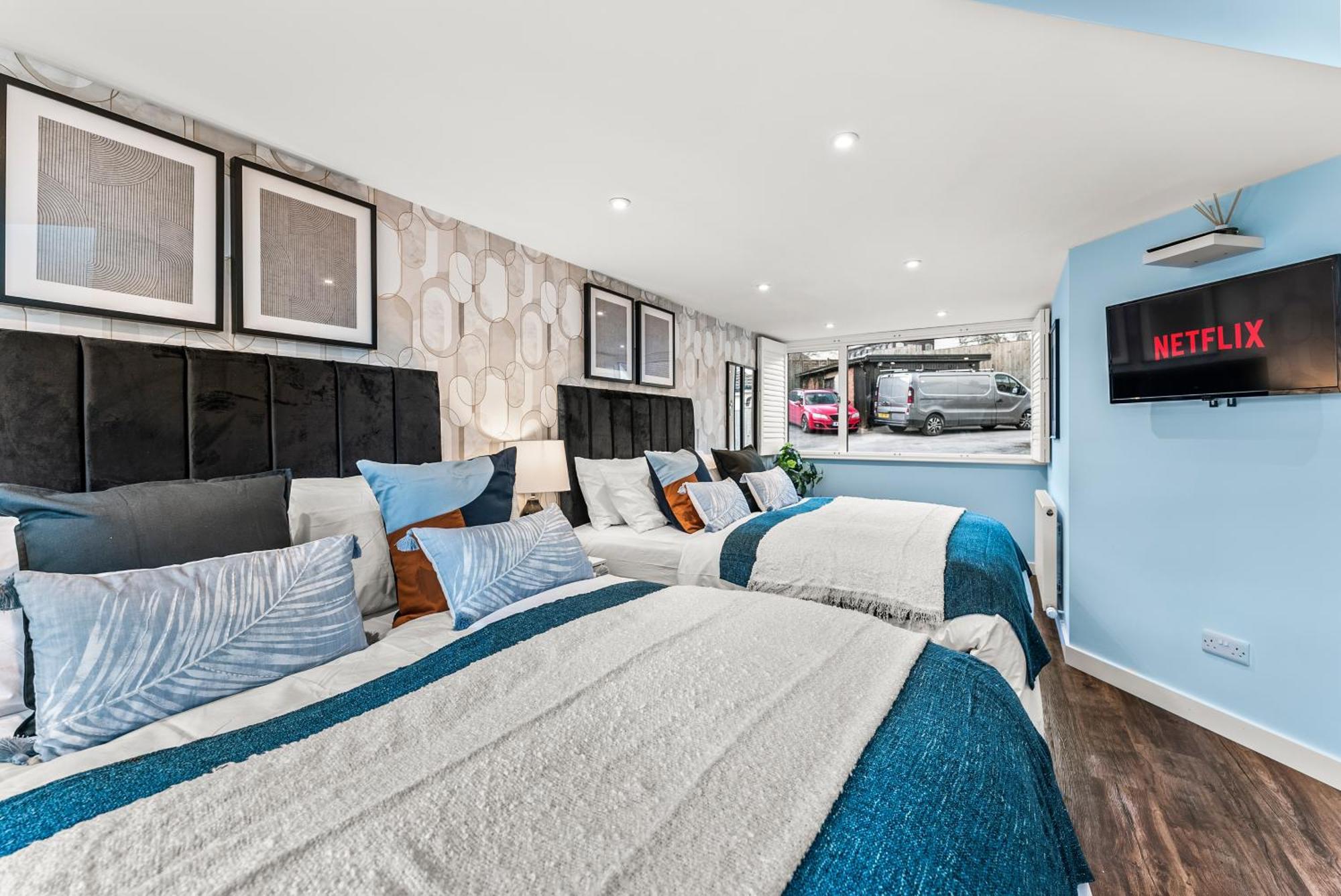 Elegant Retreat In Cheltenham - Garden & Parking Included エクステリア 写真