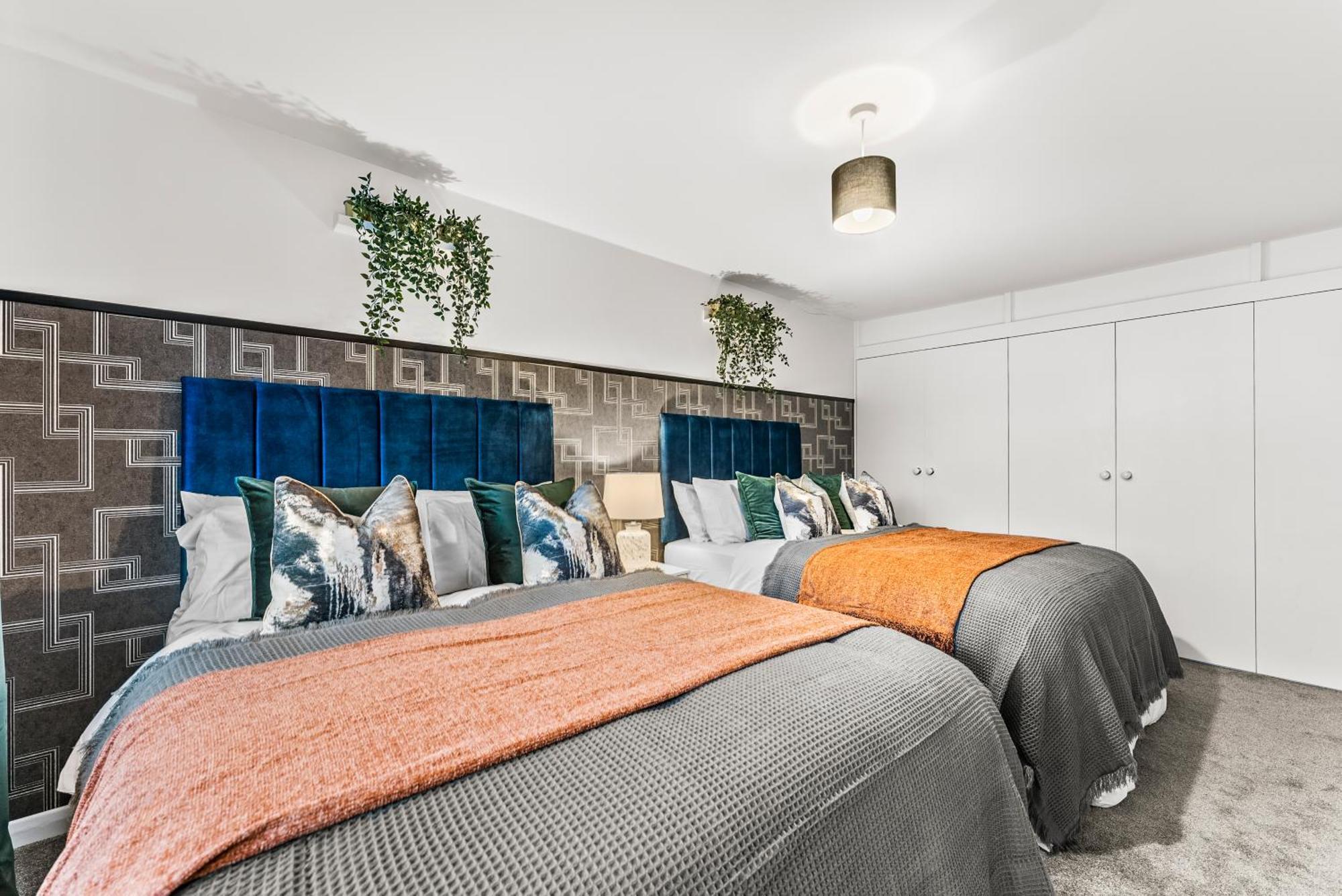 Elegant Retreat In Cheltenham - Garden & Parking Included エクステリア 写真