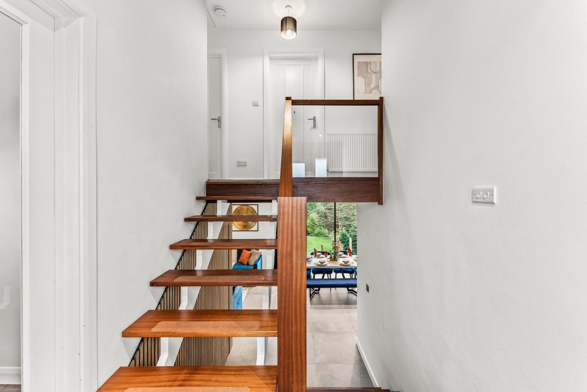 Elegant Retreat In Cheltenham - Garden & Parking Included エクステリア 写真