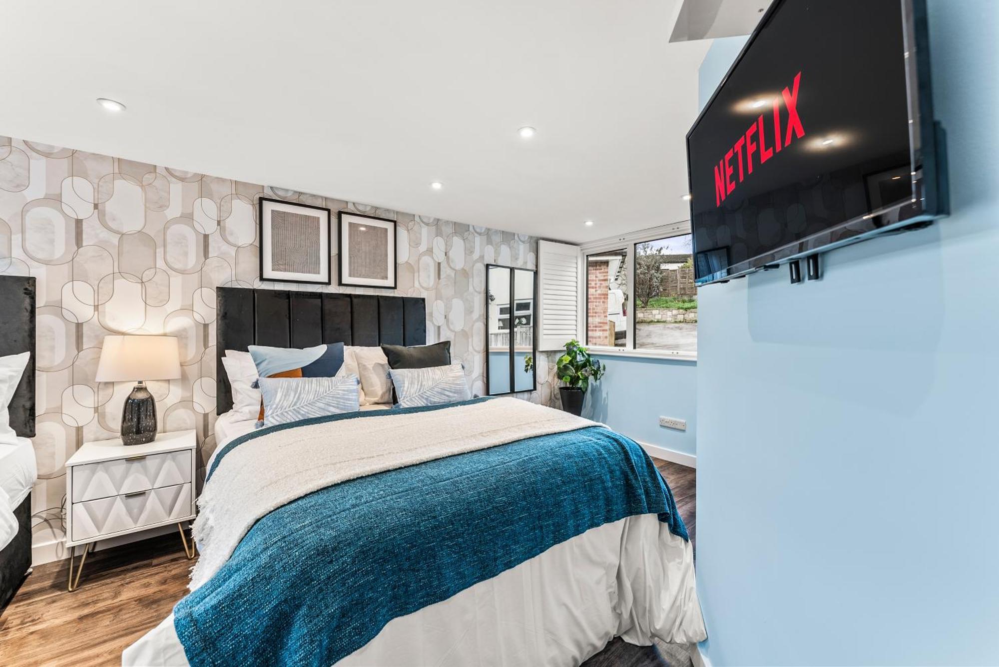 Elegant Retreat In Cheltenham - Garden & Parking Included エクステリア 写真