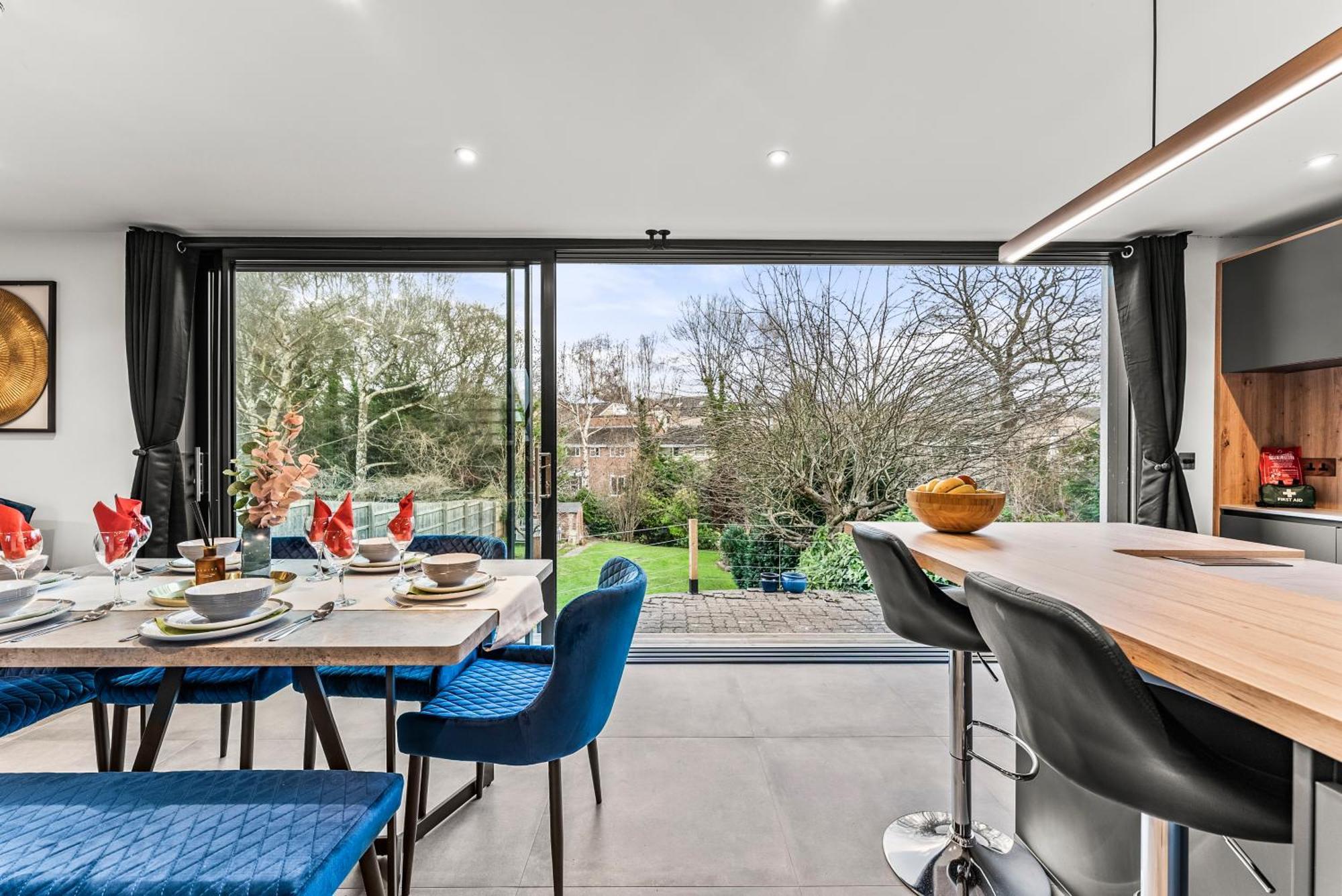 Elegant Retreat In Cheltenham - Garden & Parking Included エクステリア 写真