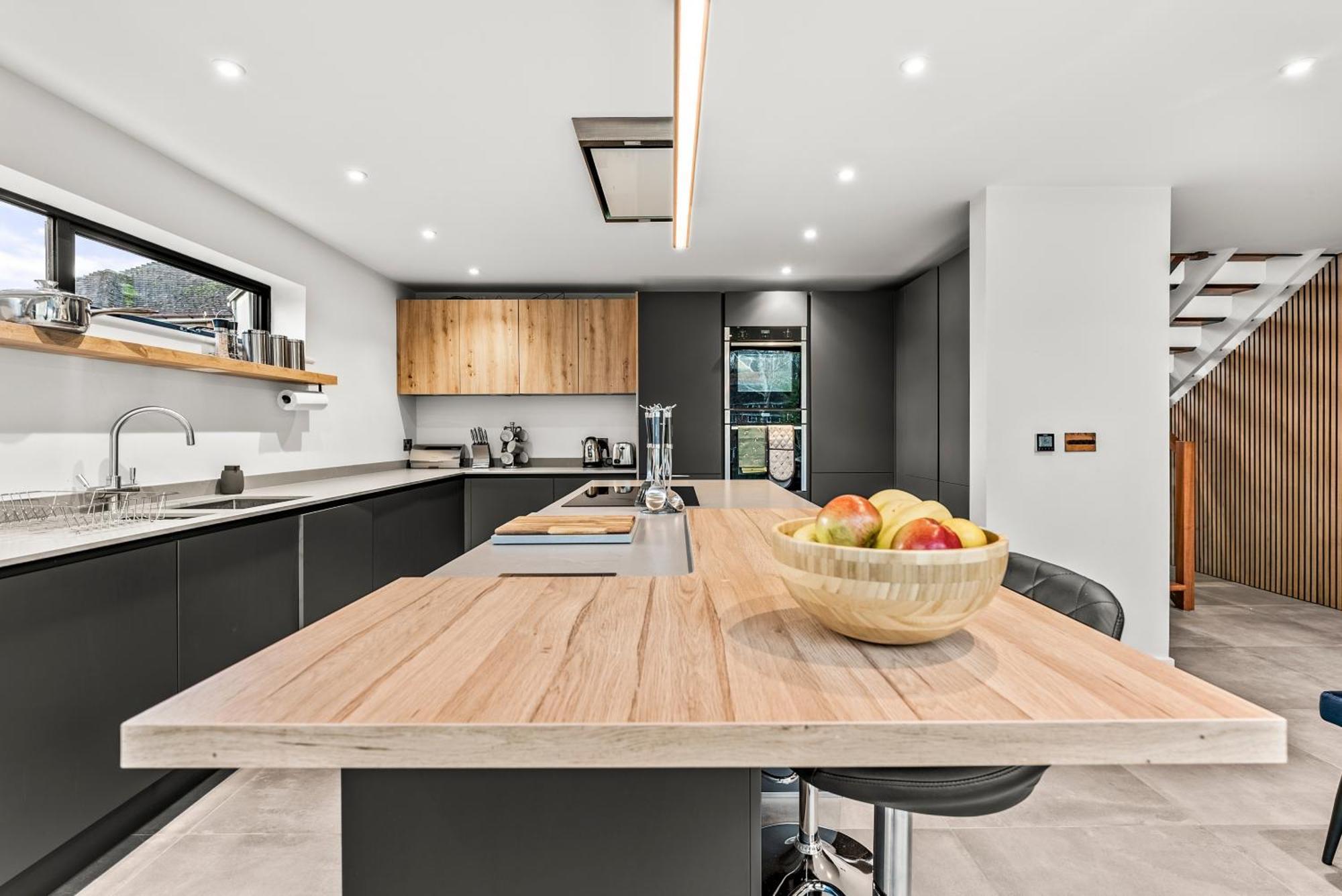 Elegant Retreat In Cheltenham - Garden & Parking Included エクステリア 写真