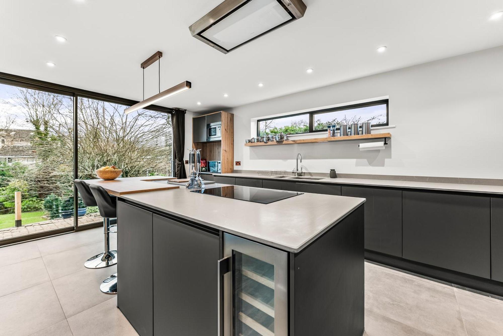 Elegant Retreat In Cheltenham - Garden & Parking Included エクステリア 写真
